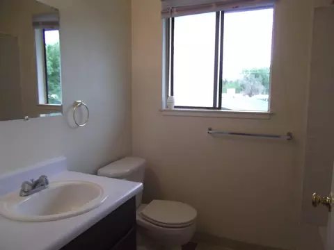 65 Mina Ave, Red Bluff, CA 96080 photo 2