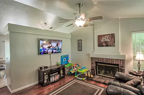 552 Julian St, Redding, CA 96003 photo 3