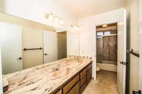 2135 Karen Pl, Redding, CA 96001 photo 9