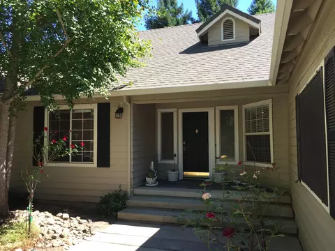 2440 Pinion Ct, Redding, CA 96002 photo 1