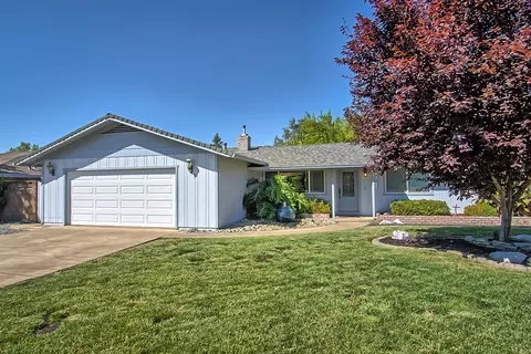 3615 Tamarack Dr, Redding, CA 96003 photo 2