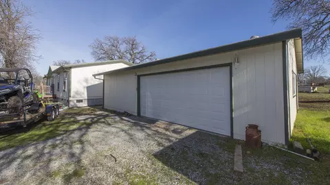 10067 Abernathy Ln, Redding, CA 96003 photo 5