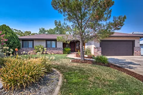 438 Woodcliff Dr, Redding, CA 96003 photo 3