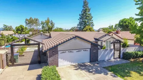346 Woodhill Dr, Redding, CA 96003 photo 1