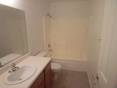 2271 Wicklow, Redding, CA 96001 photo 9