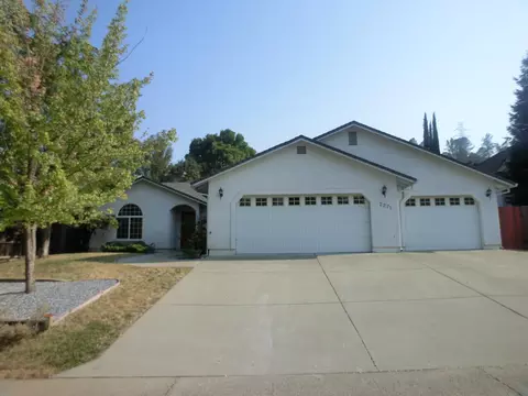 2271 Wicklow, Redding, CA 96001 photo 2