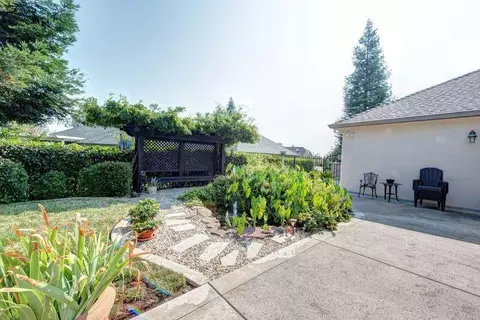 2255 Dream St, Redding, CA 96001 photo 11