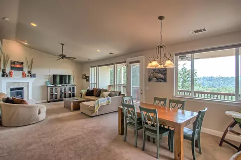 4031 Sunglow Dr, Redding, CA 96001 photo 11