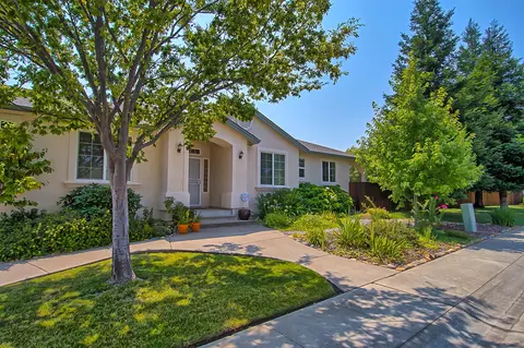 4031 Sunglow Dr, Redding, CA 96001 photo 2