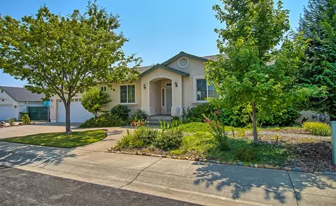 4031 Sunglow Dr, Redding, CA 96001 photo 1