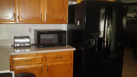 1975 Vega St, Redding, CA 96002 photo 16