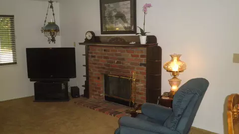 1975 Vega St, Redding, CA 96002 photo 17