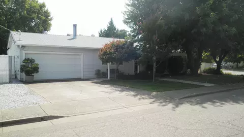 1975 Vega St, Redding, CA 96002 photo 1