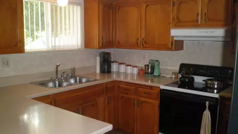 1975 Vega St, Redding, CA 96002 photo 12