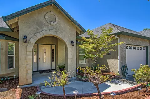 5553 Trish Ct, Redding, CA 96003 photo 3