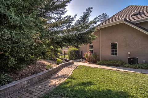 8056 Sawwood Ct, Redding, CA 96001 photo 32