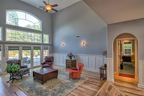 8056 Sawwood Ct, Redding, CA 96001 photo 5
