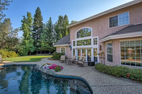 8056 Sawwood Ct, Redding, CA 96001 photo 4