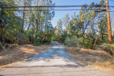 9349 Placer Rd, Redding, CA 96001 photo 2