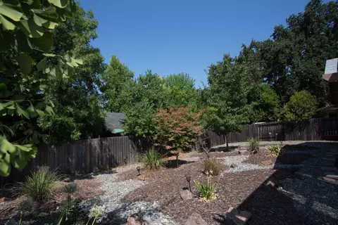 2570 Rosebud Ln, Redding, CA 96002 photo 31