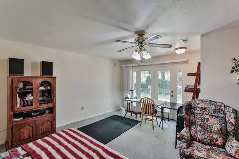 261 Newport Dr, Redding, CA 96001 photo 18