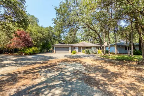 21066 Scheer Dr, Redding, CA 96002 photo 2