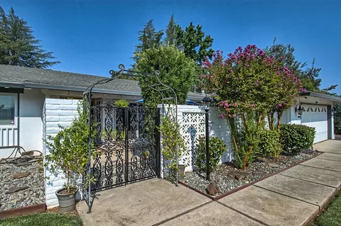 4976 Alta Rico Dr, Redding, CA 96002 photo 3