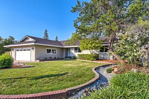 2458 Annette Dr, Redding, CA 96001 photo 2