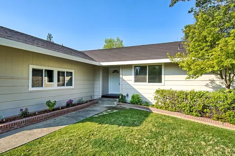 2458 Annette Dr, Redding, CA 96001 photo 4