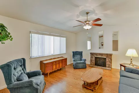 2970 Brookside Dr, Redding, CA 96001 photo 2