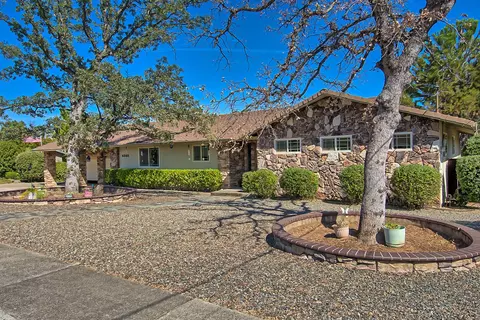 4345 Emily Way, Redding, CA 96001 photo 2