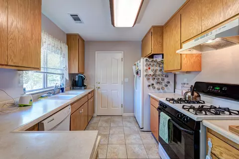5352 Cedars, Redding, CA 96001 photo 4