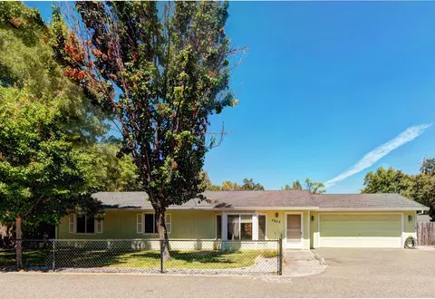 5352 Cedars, Redding, CA 96001 photo 2