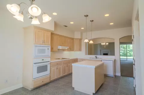 2402 Warm Spring Ln, Redding, CA 96003 photo 5