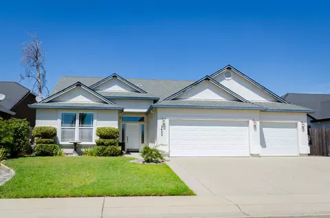 2402 Warm Spring Ln, Redding, CA 96003 photo 3