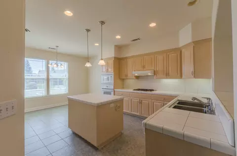 2402 Warm Spring Ln, Redding, CA 96003 photo 9