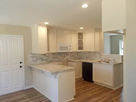 2745 Henderson Rd, Redding, CA 96002 photo 9