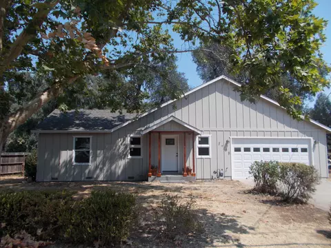 2745 Henderson Rd, Redding, CA 96002 photo 2