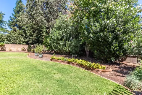2530 Templeton Dr, Redding, CA 96002 photo 42