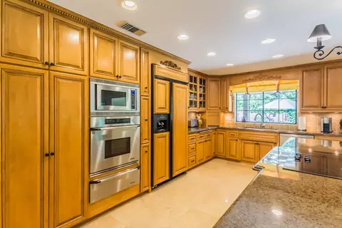2530 Templeton Dr, Redding, CA 96002 photo 10