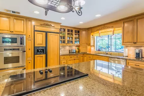 2530 Templeton Dr, Redding, CA 96002 photo 12