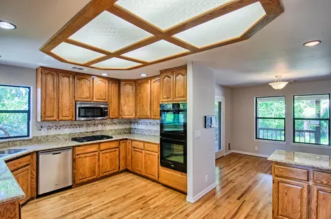 220 River Park Dr, Redding, CA 96003 photo 4