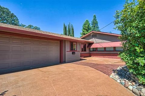 1196 Almond Ave, Redding, CA 96001 photo 3