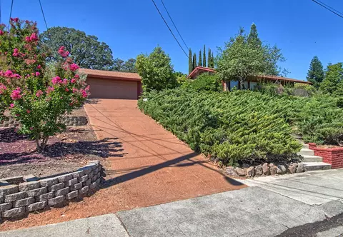 1196 Almond Ave, Redding, CA 96001 photo 1