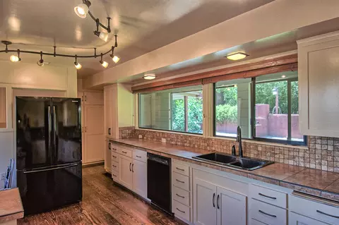1196 Almond Ave, Redding, CA 96001 photo 11