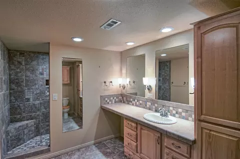 1196 Almond Ave, Redding, CA 96001 photo 34