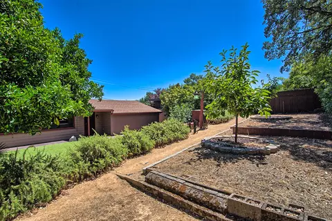 1196 Almond Ave, Redding, CA 96001 photo 49
