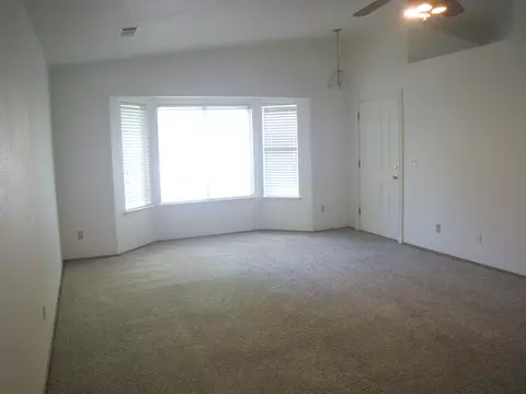 873 Spaniel Dr, Redding, CA 96003 photo 2
