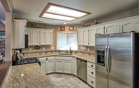 2620 Evergreen Way, Redding, CA 96001 photo 3