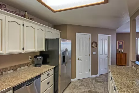 2620 Evergreen Way, Redding, CA 96001 photo 18